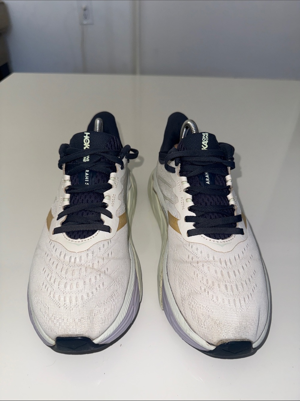 Hoka One One Arahi 5 Women's Size 8.5D White/Lavender/Blue Road Running Shoes - Picture 2 of 11